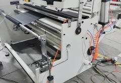 無紡（fǎng）布修邊複卷（juàn）機